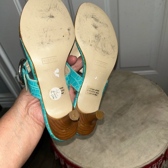 Harold's womens Turquoise 2" embossed print Sandals/Slides Sz 6B Made in italy - Picture 11 of 16